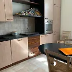 Canovaquindici Apartment *